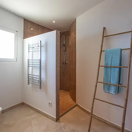 Costa Del Cielo By Abahana بينيتاشيل